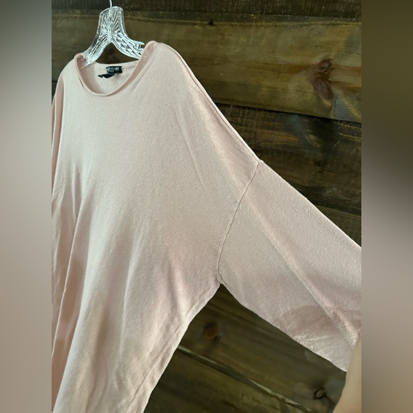 Eileen Fisher Organic Linen and Cotton Dropped Shoulder Light Pink Top - Picture 5 of 8